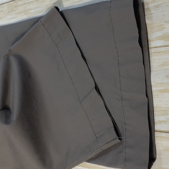 Old Navy On Classic Rise Gray Capris Pants Size 10 - Picture 15 of 16